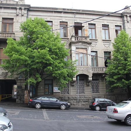 Apartment In Purtseladze Street Тбилиси Екстериор снимка