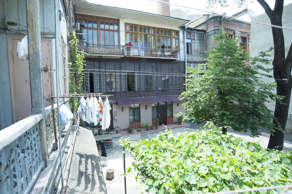 Apartment In Purtseladze Street Тбилиси Екстериор снимка
